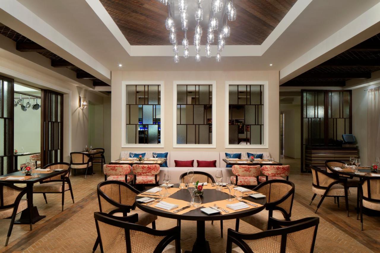 Vogo Abu Dhabi Golf Resort & Spa Formerly The Westin Abu Dhabi Golf Resort & Spa Exterior foto The restaurant