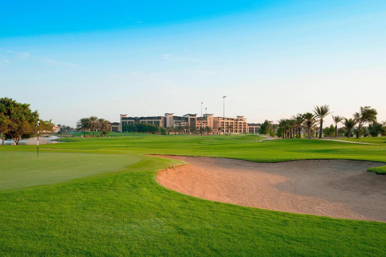 Vogo Abu Dhabi Golf Resort & Spa Formerly The Westin Abu Dhabi Golf Resort & Spa Exterior foto Golf Course at Al Forsan