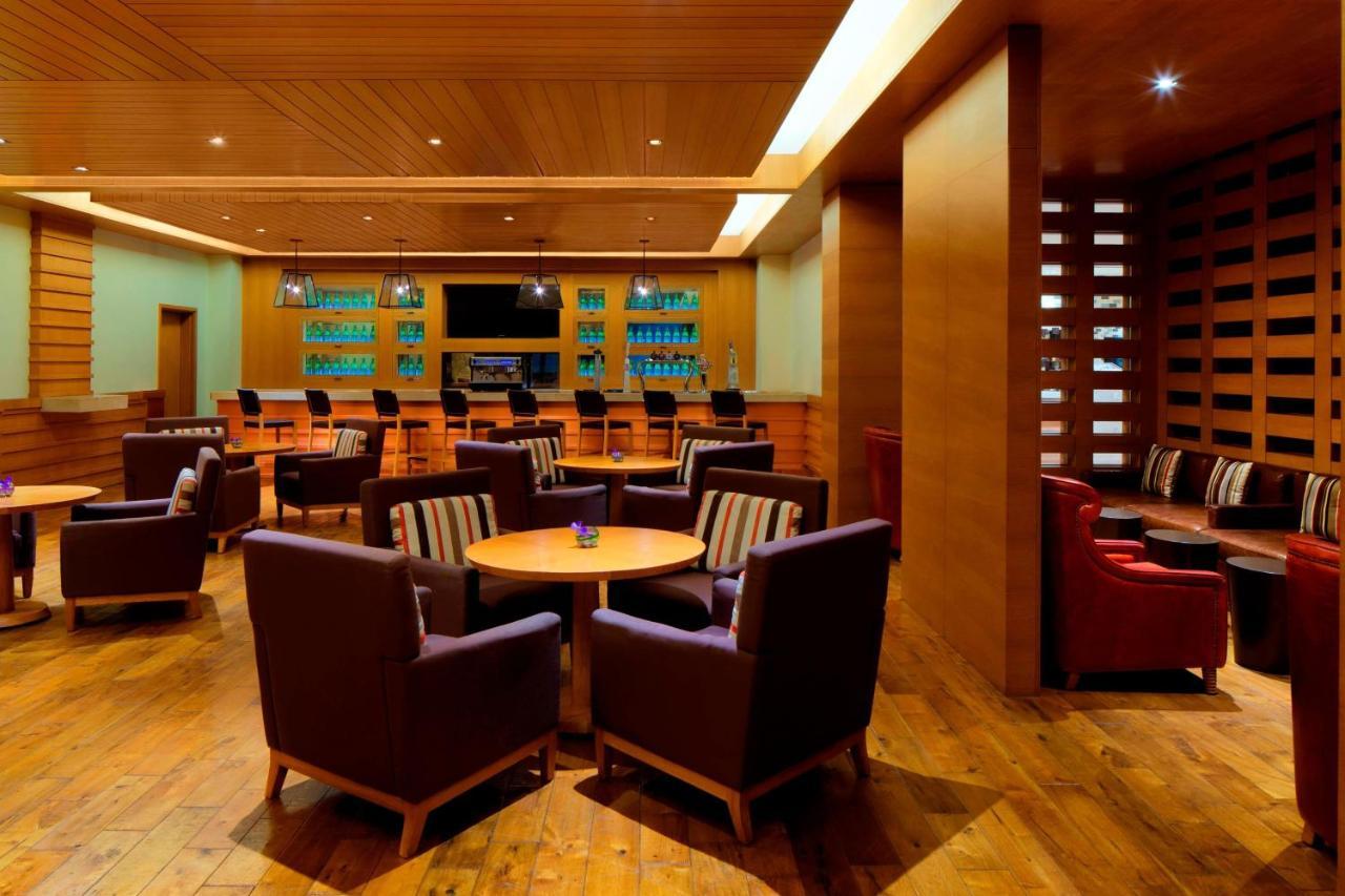 Vogo Abu Dhabi Golf Resort & Spa Formerly The Westin Abu Dhabi Golf Resort & Spa Exterior foto The lounge at the airport