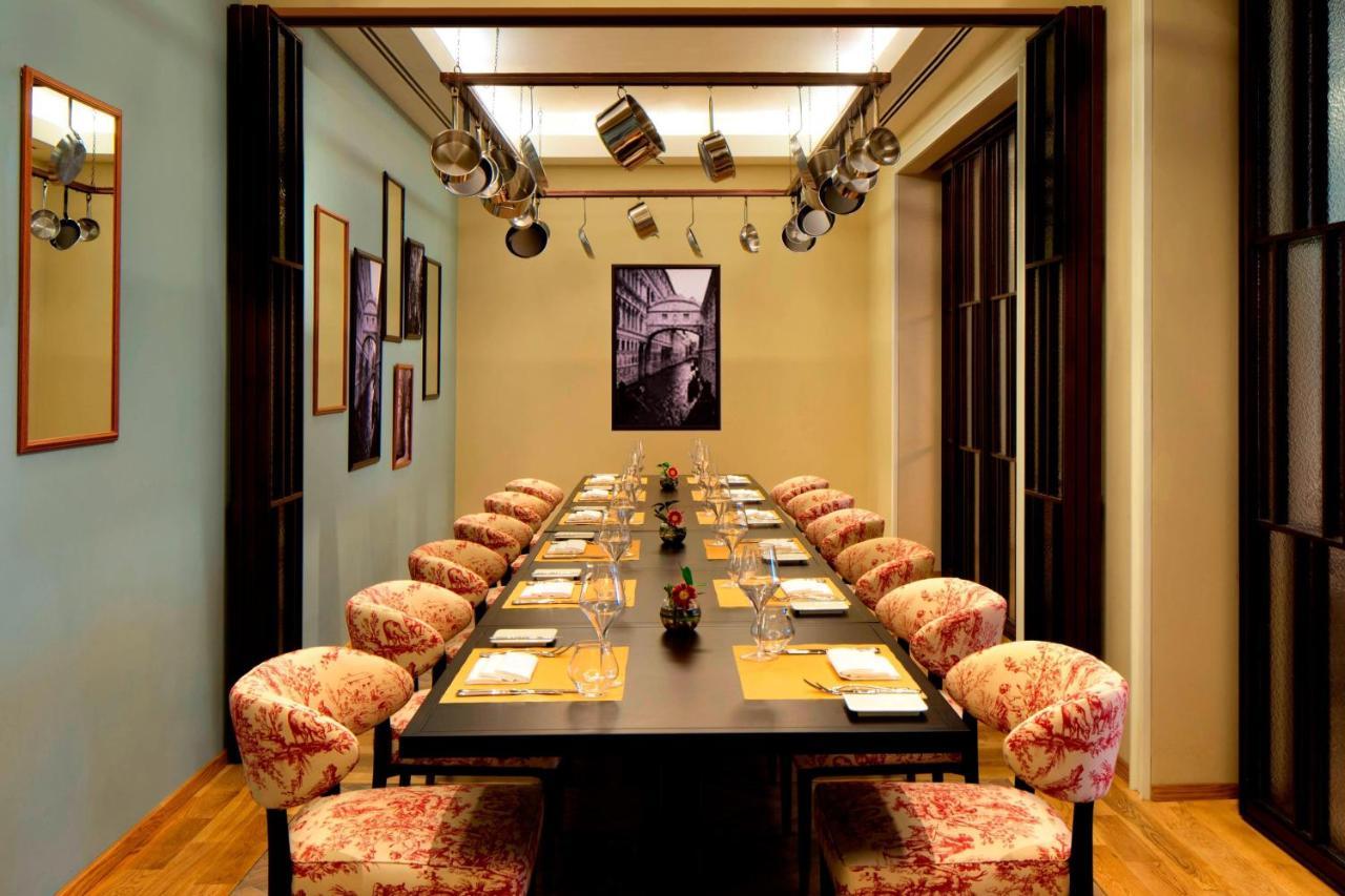 Vogo Abu Dhabi Golf Resort & Spa Formerly The Westin Abu Dhabi Golf Resort & Spa Exterior foto The private dining room at the restaurant