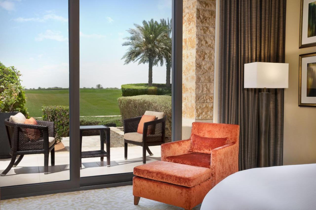 Vogo Abu Dhabi Golf Resort & Spa Formerly The Westin Abu Dhabi Golf Resort & Spa Exterior foto A room at the Jumeirah Emirates Resort